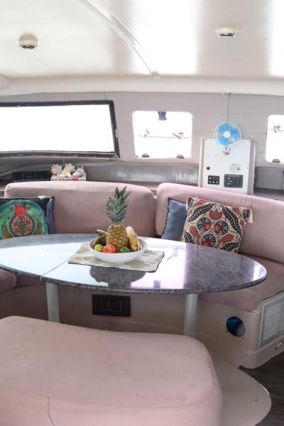 924 Interior saloon