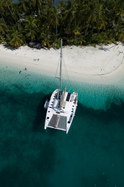 2152 Lagoon 57