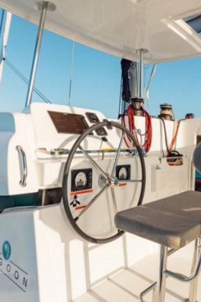2212 Lagoon 42 cockpit