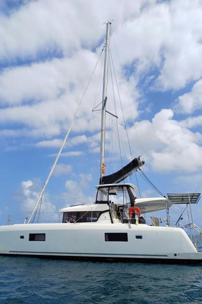 2619 Lagoon 42