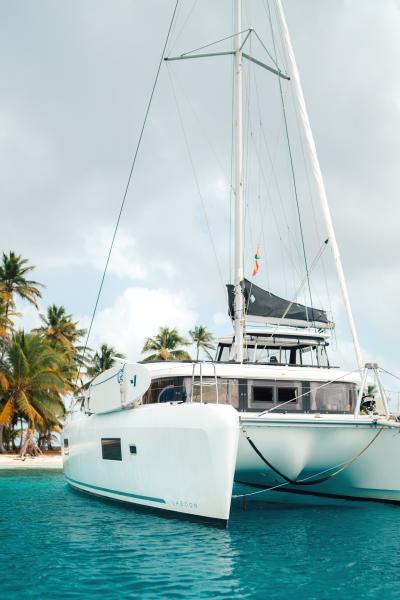 2818 Lagoon 42