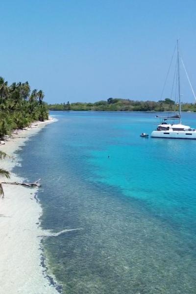 1573 Lagoon 52M