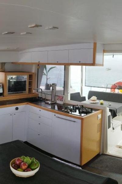 1653 Lagoon 40 kitchen