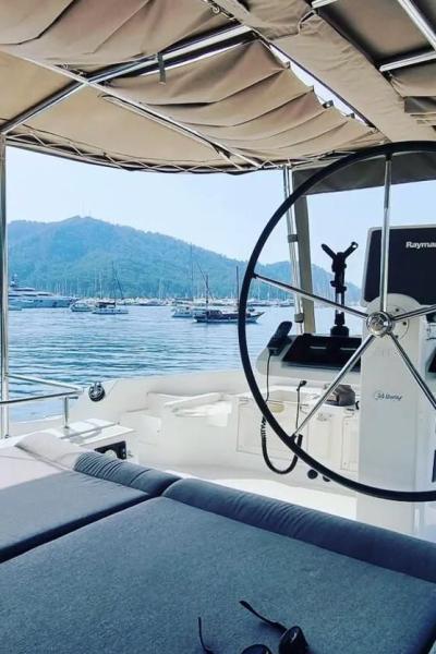 1729 Lagoon 52M cockpit